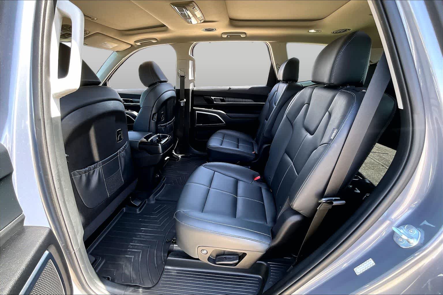 Used 2024 Everlasting Silver Kia SX image 31