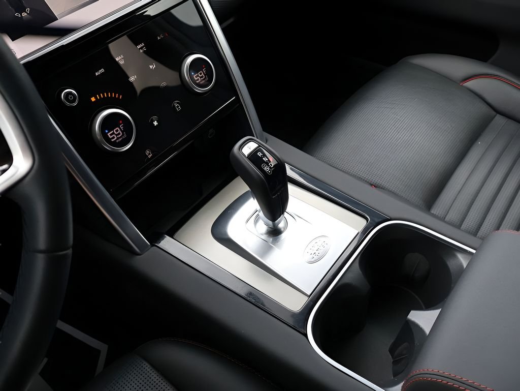 Used 2023 White Land Rover SE R-Dynamic image 25