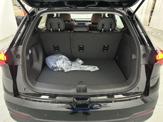 2027 Chevrolet Bolt RS - Photo 23