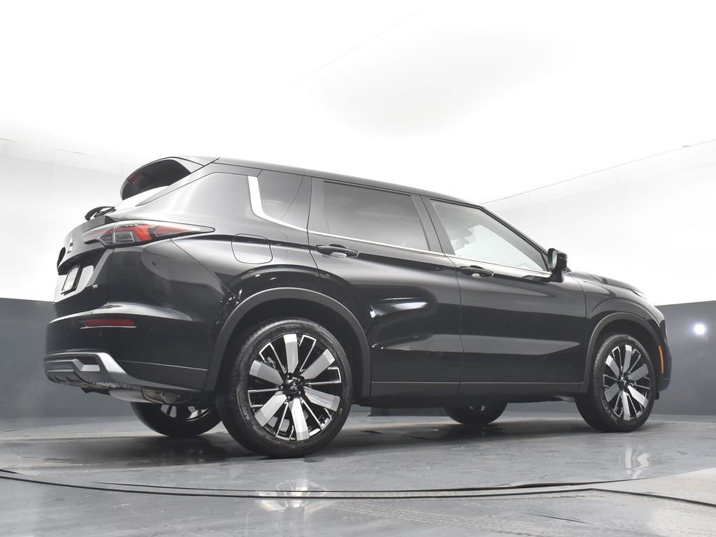 New 2026 Black Mitsubishi SE image 24