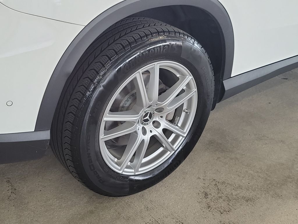 Certified Used 2023 White Mercedes-Benz GLC 300 image 7