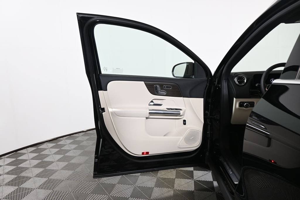 New 2026 Night Black Mercedes-Benz GLA 250 image 28