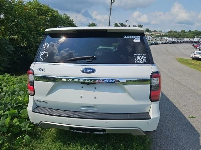 Used 2021 White Ford Limited image 6