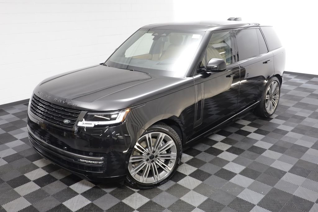 New 2026 Santorini Black LAND ROVER SE LWB 7-Seats / V8 image 2