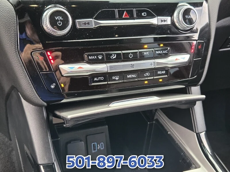 Used 2023 WHITE FORD ST-LINE RWD image 22