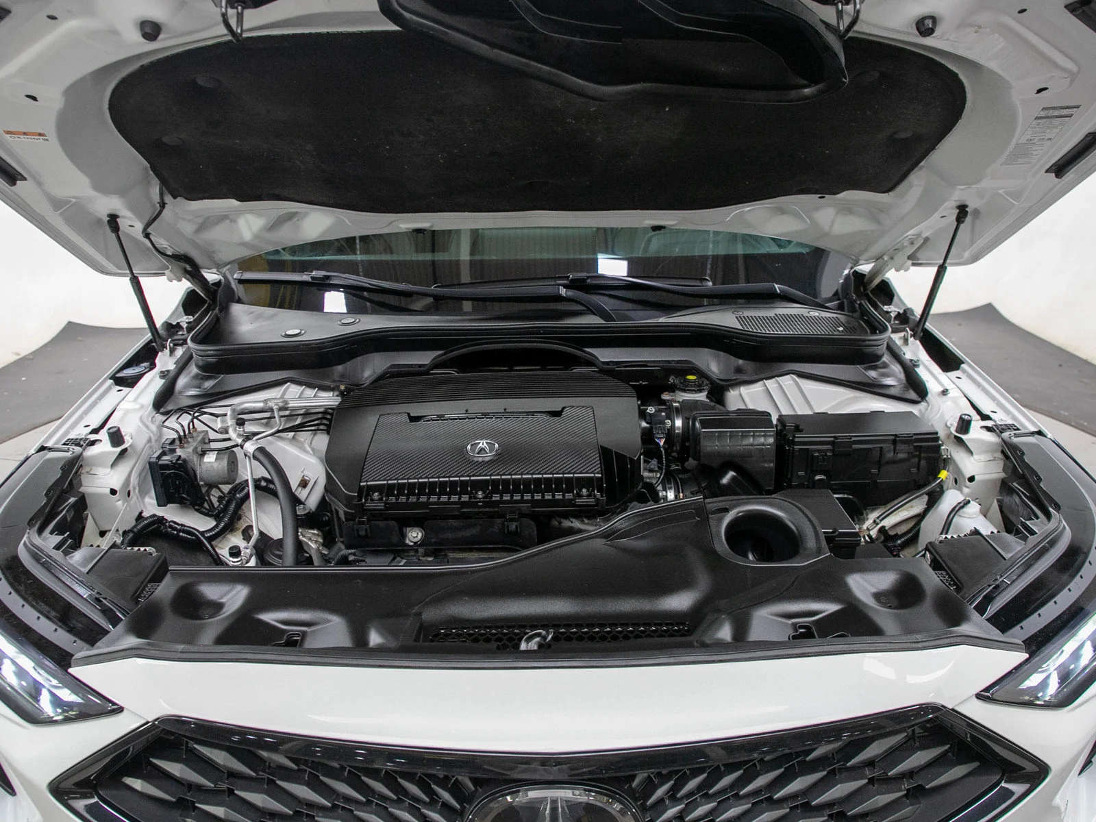 Used 2023  Acura SH-AWD w/A-Spec Package image 31