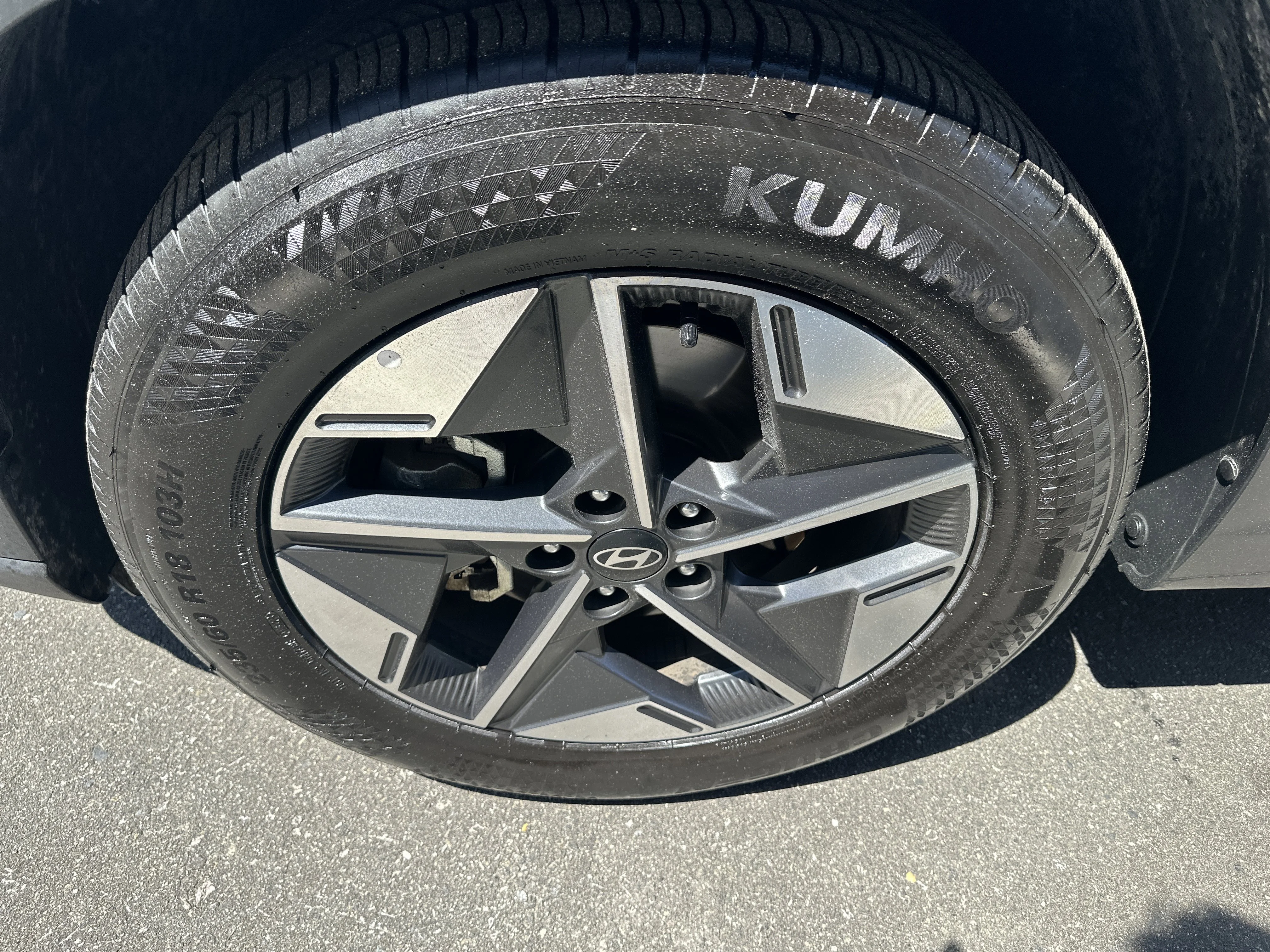 Used 2025 Ecotronic Gray Hyundai SEL image 32