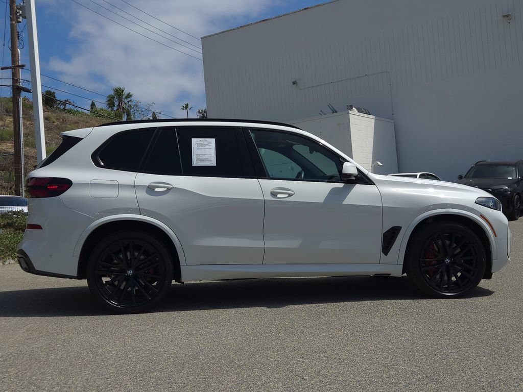 Used 2025 Alpine White BMW xDrive40i image 3
