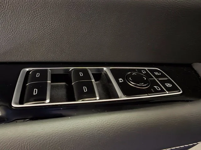 2027 Cadillac VISTIQ Sport - Photo 10