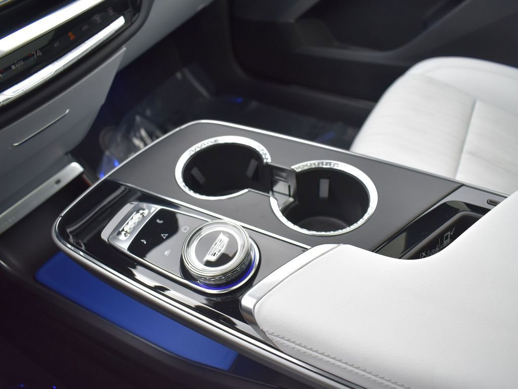 2024 CADILLAC LYRIQ - Image 17