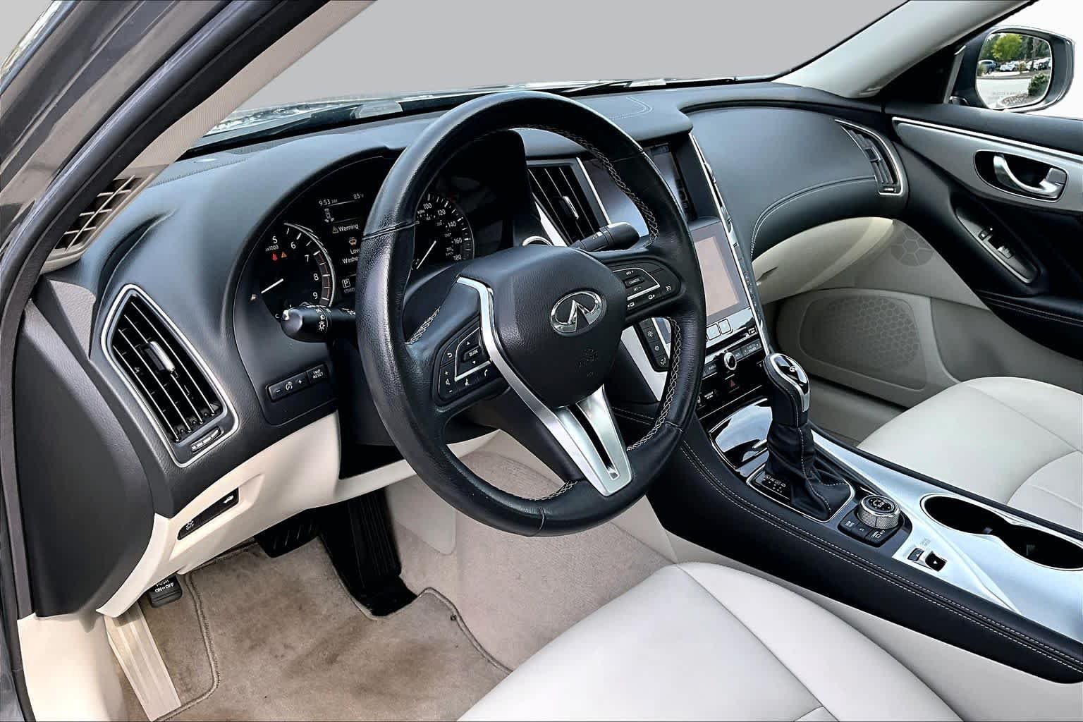 Used 2020 Graphite Shadow INFINITI 3.0t LUXE image 17