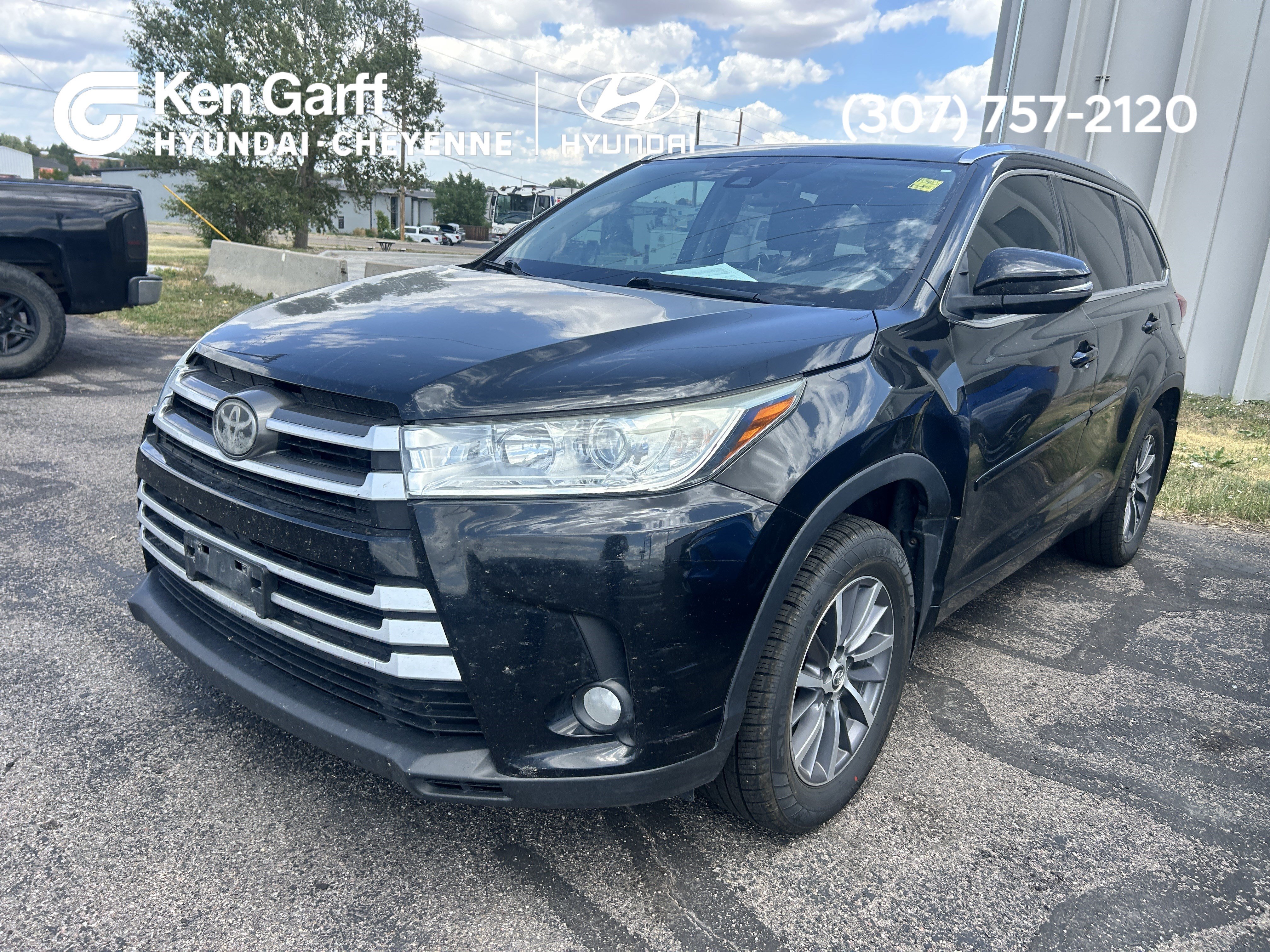 Used 2018 Midnight Black Metallic Toyota SE image 1