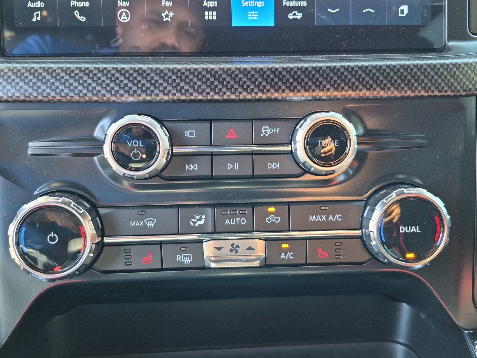 New 2026 Agate Black Metallic Ford XLT image 28