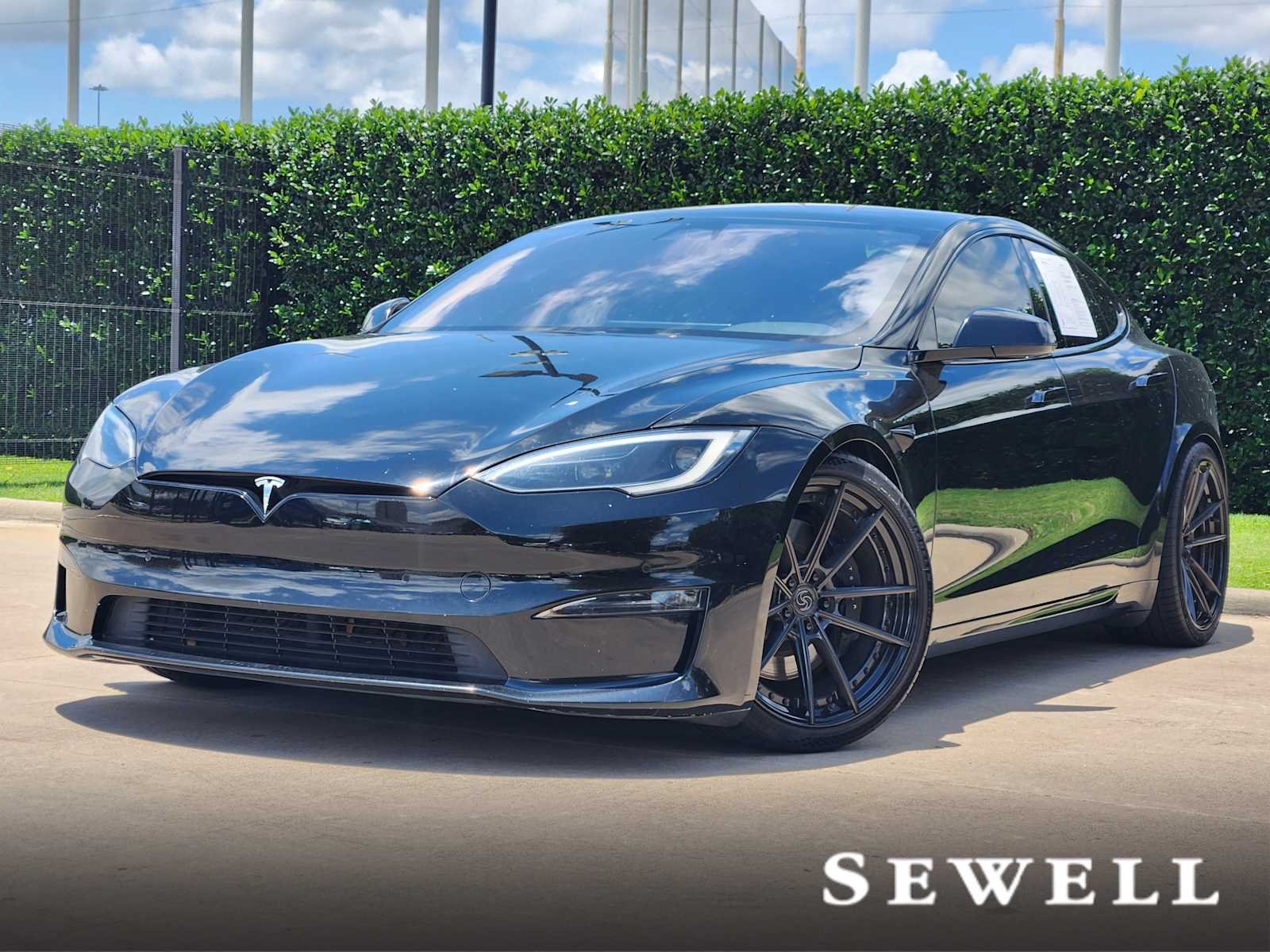 2022 Tesla Model S Plaid's photo