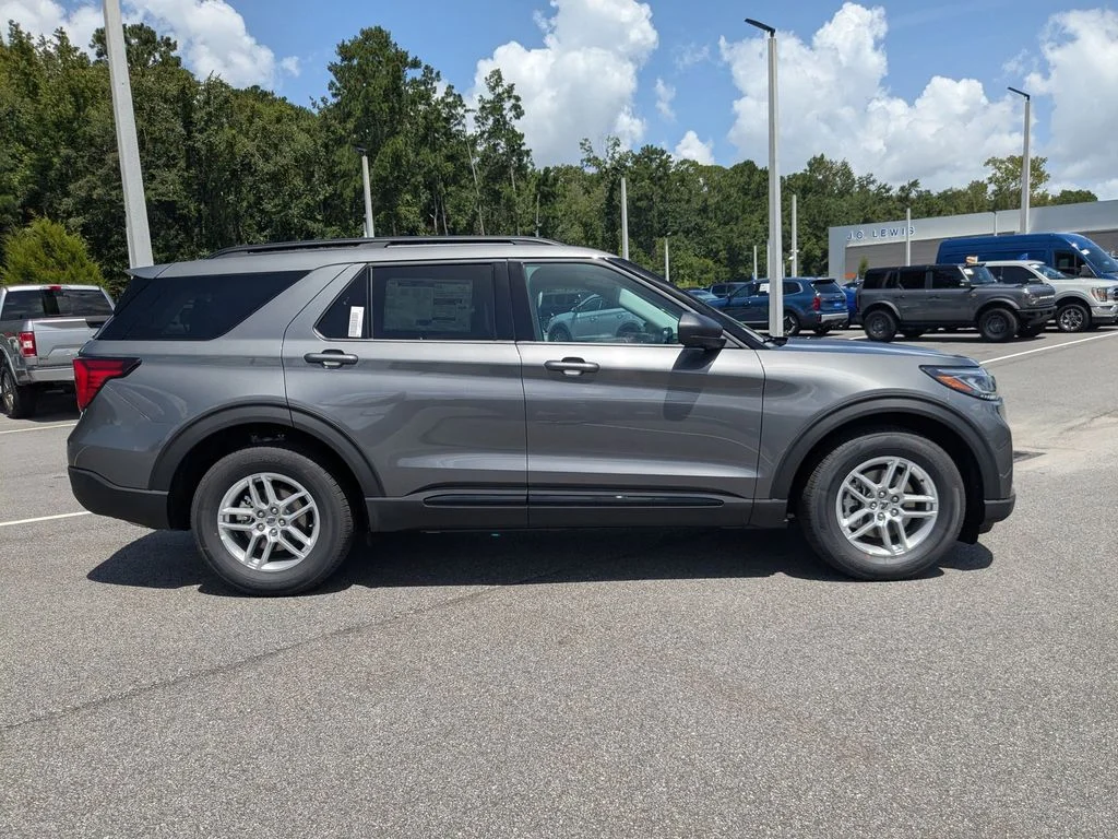 New 2026 Carbonized Gray Metallic Ford Active image 3