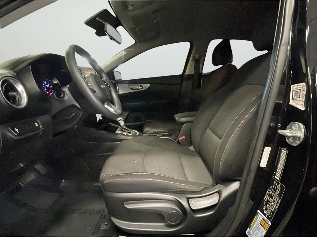 Used 2023 Black Kia LX image 10