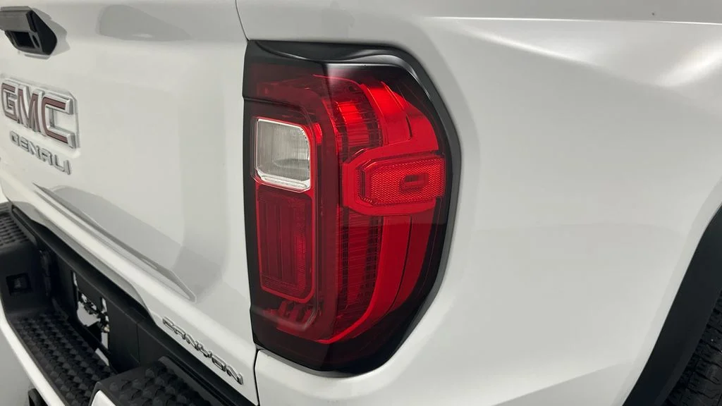 Used 2024 White GMC Denali image 24