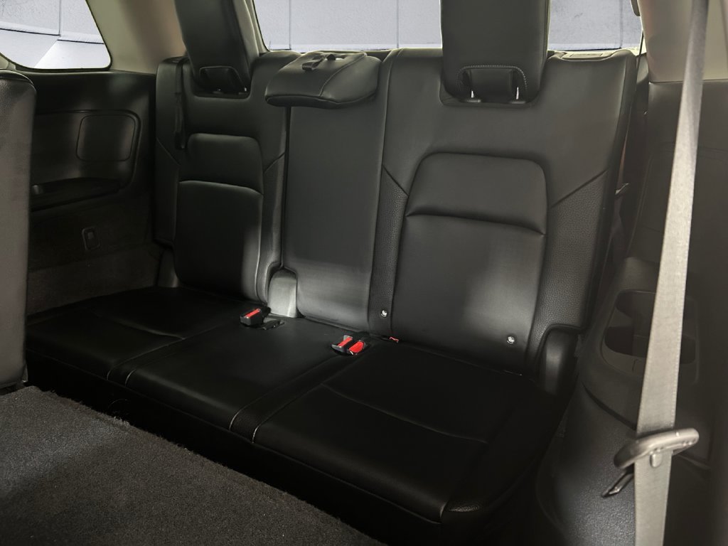 Used 2023 Red Nissan SL image 18