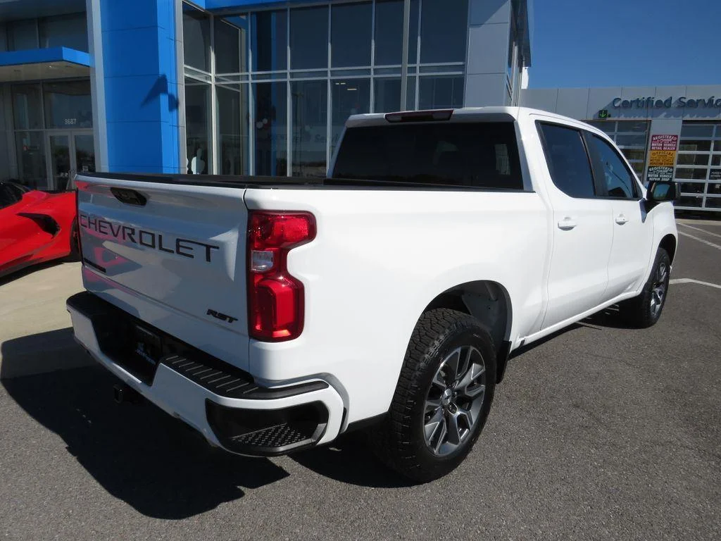 Used 2023 Summit White Chevrolet RST image 6