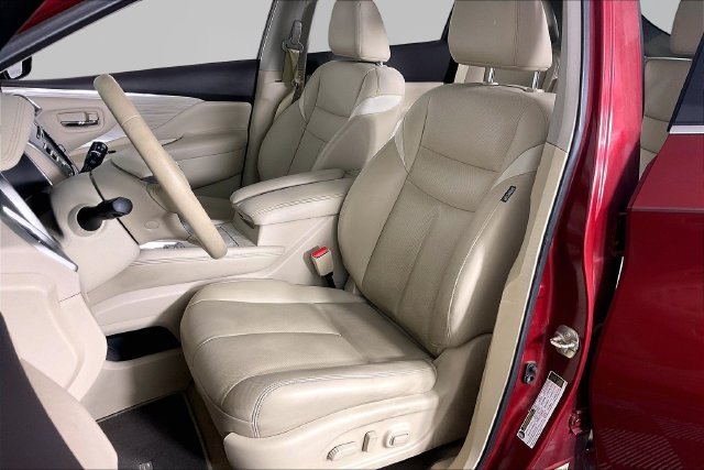 Used 2015 Red Nissan SL image 13