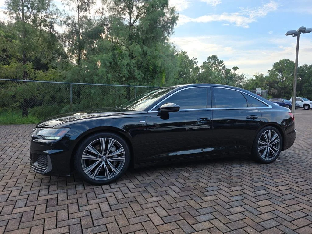 Used 2019 Black Audi 3.0T Premium image 3