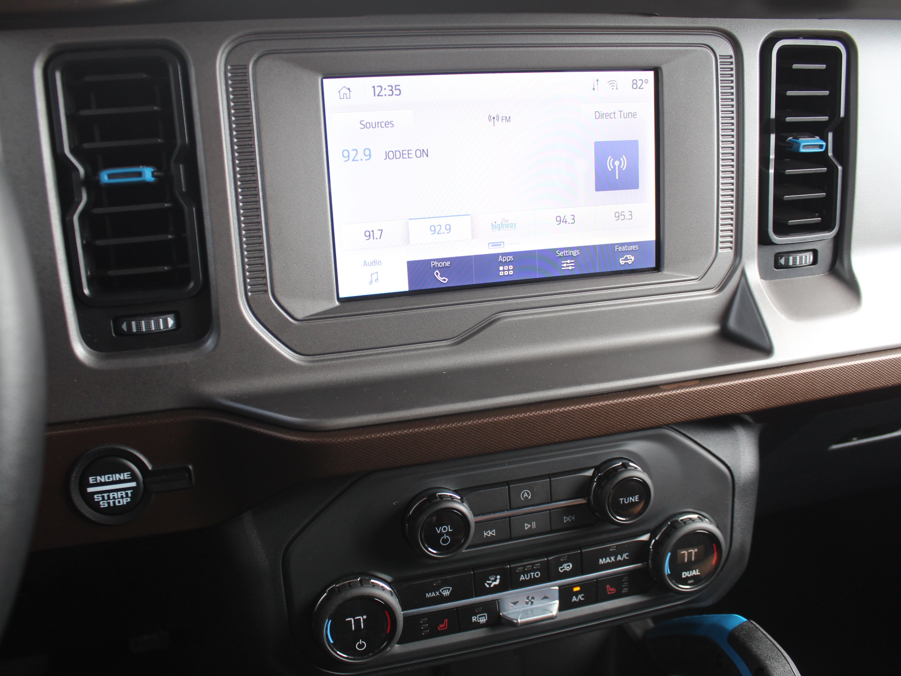 2023 Ford Bronco 4-Door Outer Banks - Photo 18