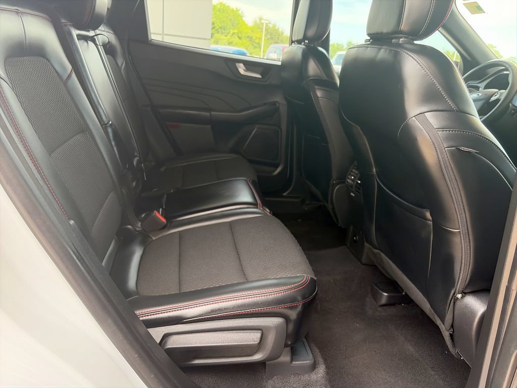 2025 Ford Escape ST-Line - Photo 28
