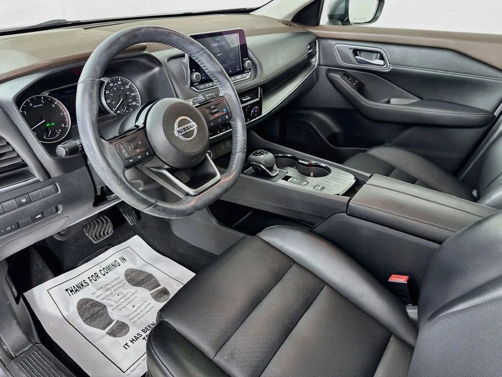 Used 2021 Gun Metallic Nissan SV image 9