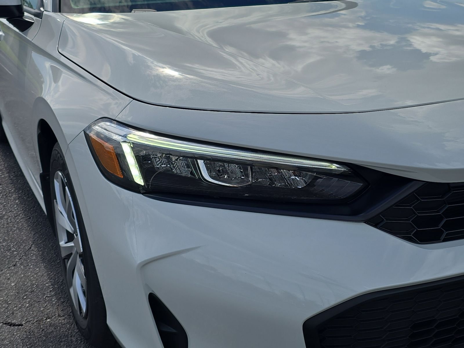 New 2026 Platinum White Pearl Honda LX image 8