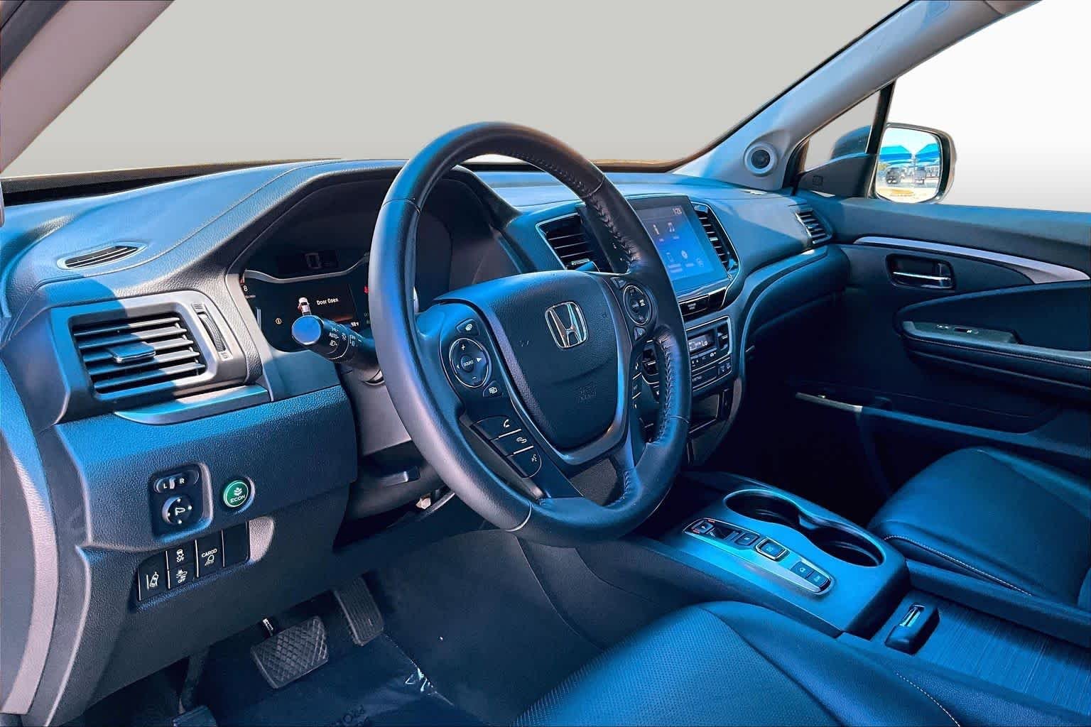 Used 2023 Sonic Gray Pearl Honda RTL image 18