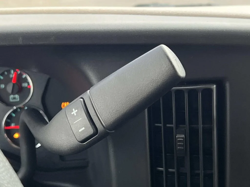 2025 Chevrolet Express Cargo Work Van - Photo 17