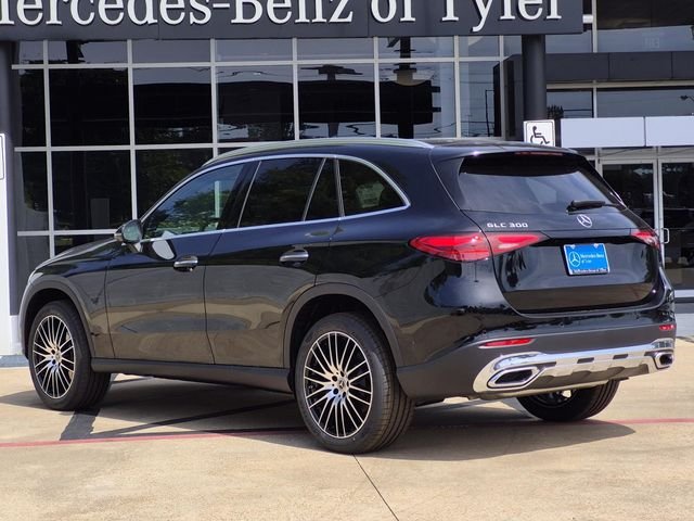 New 2026 Black Mercedes-Benz GLC 300 image 4
