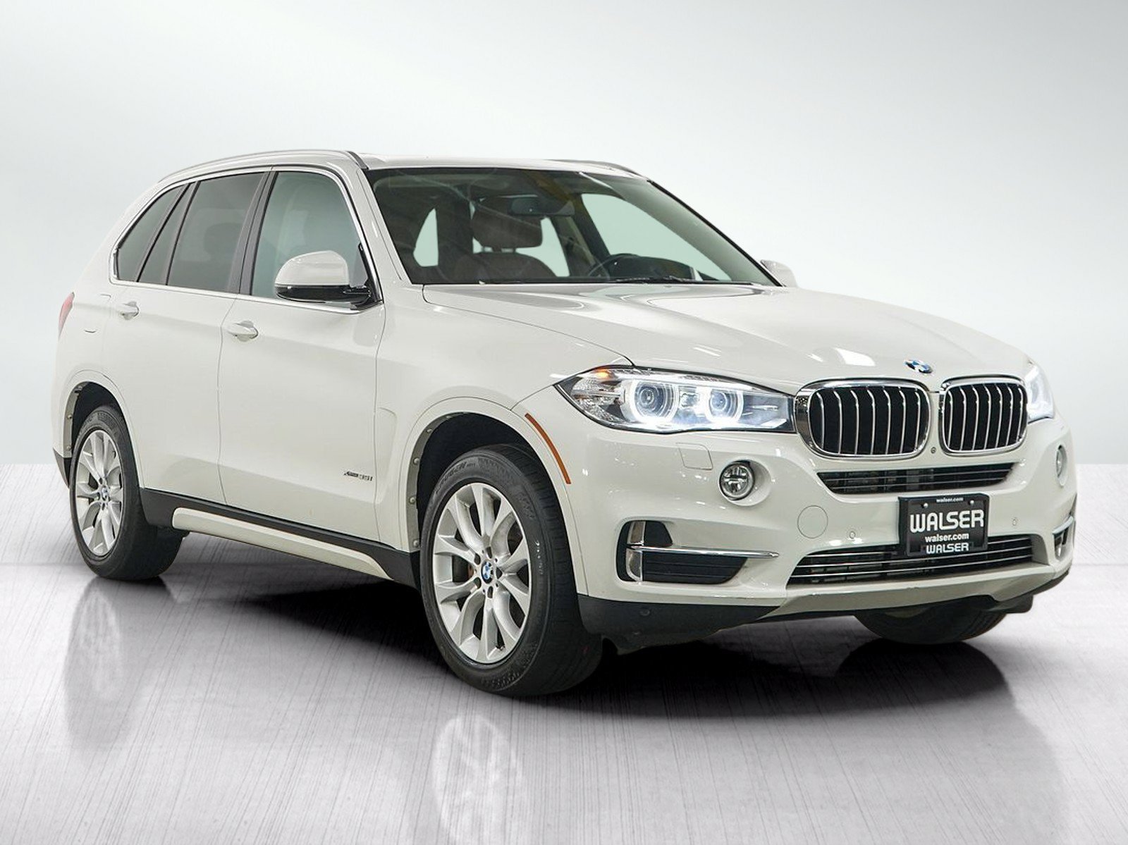 Used 2015 Alpine White BMW AWD 4dr xDrive35i image 7
