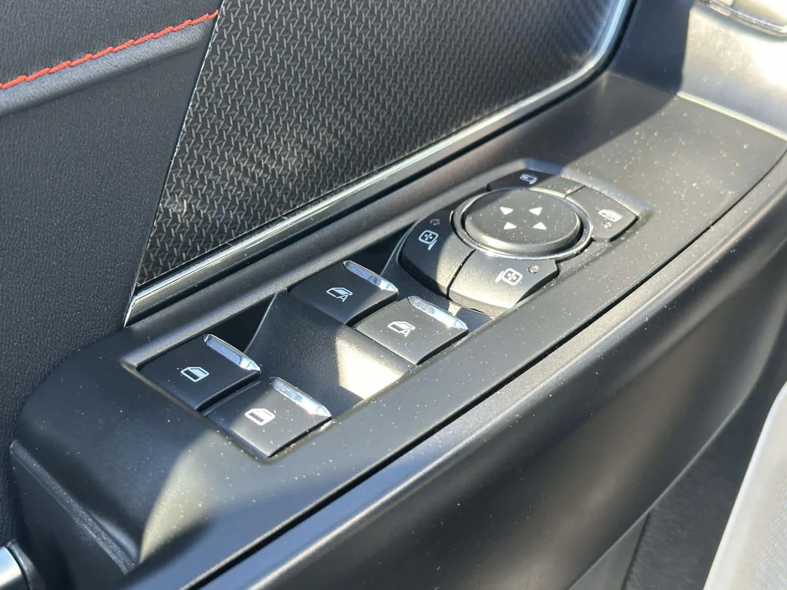 Used 2025 Oxford White Clearcoat Ford Raptor image 25