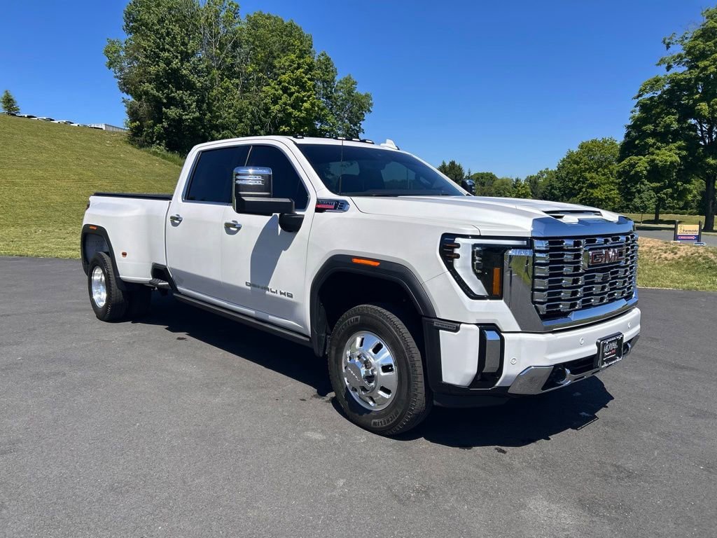 2024 GMC Sierra 4WD Crew Cab Long Box DRW Denali's photo