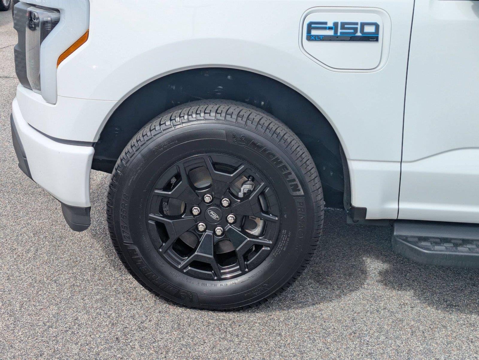 Used 2025 Oxford White Ford XLT image 10