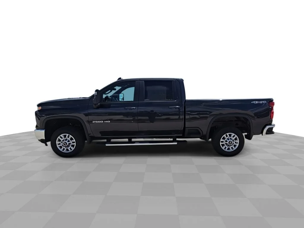 Used 2024 Gray Chevrolet LT image 5