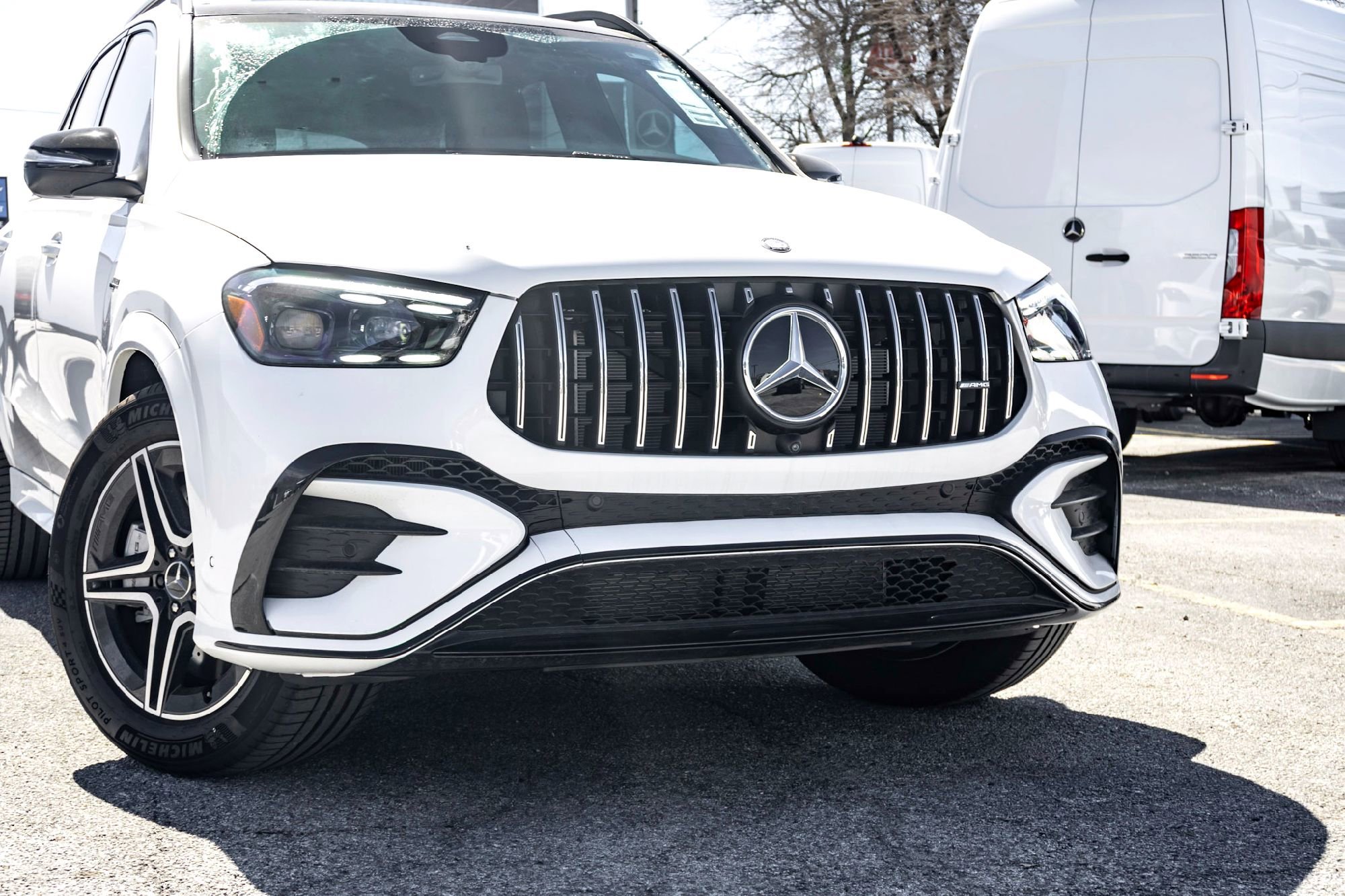 New 2025 MANUFAKTUR Moonlight White Metallic Mercedes-Benz AMG® GLE 53 4MATIC+ SUV image 24