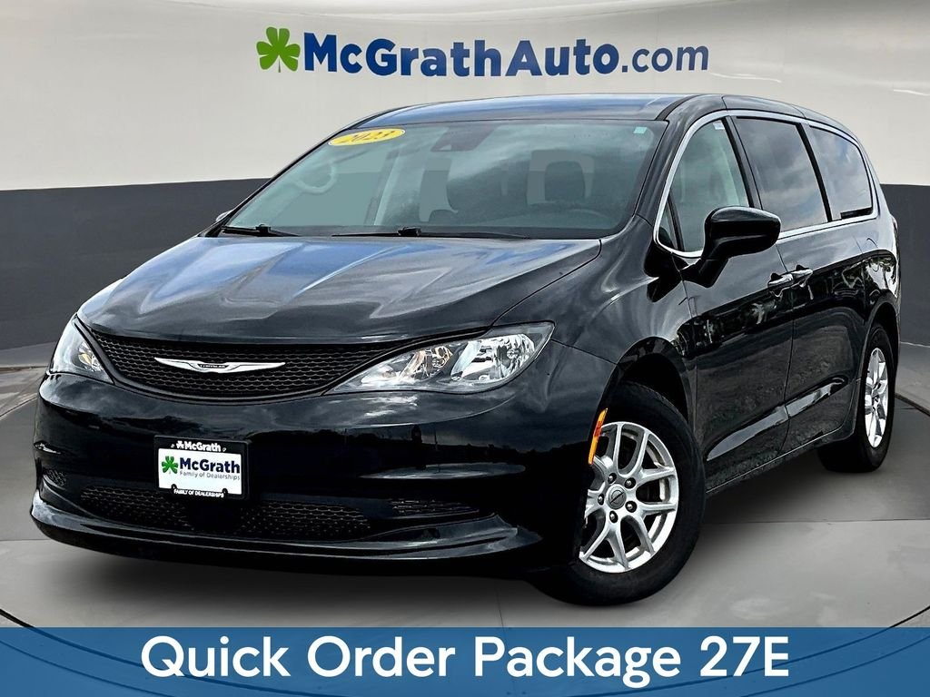 Used 2023 Black Chrysler LX image 3
