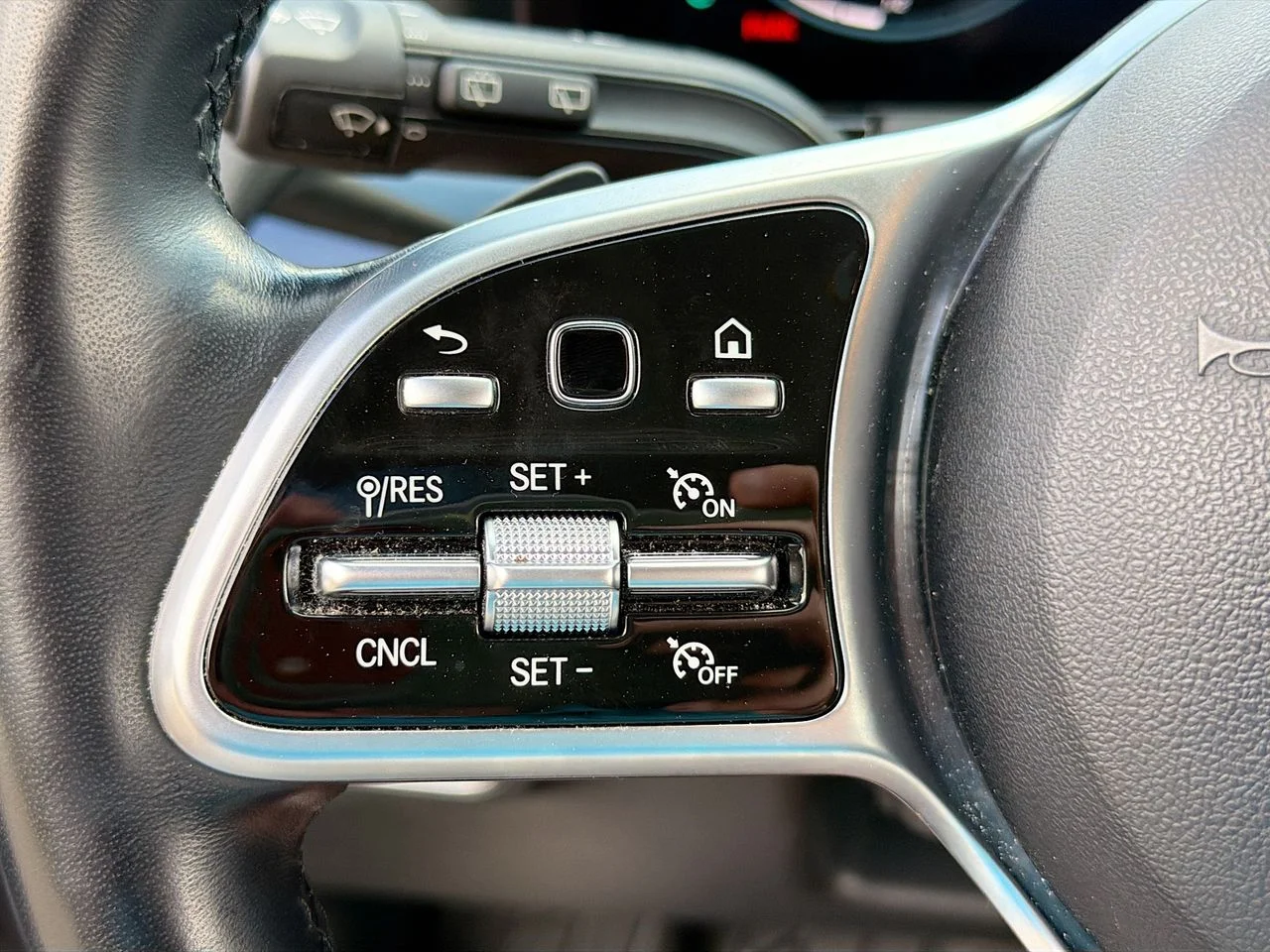 Used 2023  Mercedes-Benz GLA 250 image 19