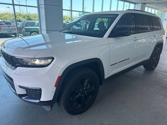 Used 2023 Bright White Clearcoat Jeep Limited image 3