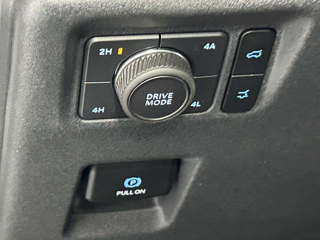Used 2025 White Ford Platinum image 21