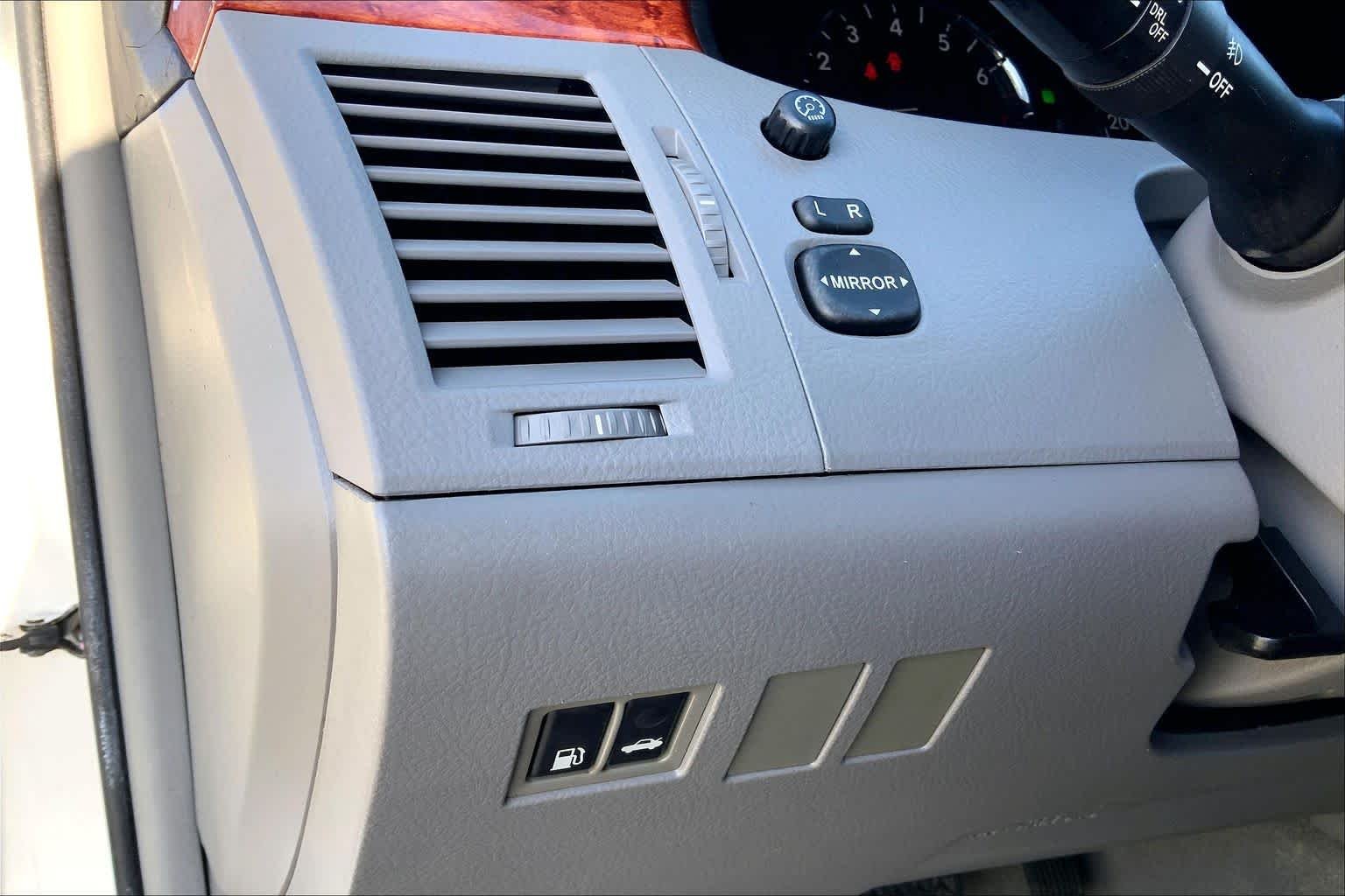 Used 2006 Titanium Metallic Toyota XLS image 31