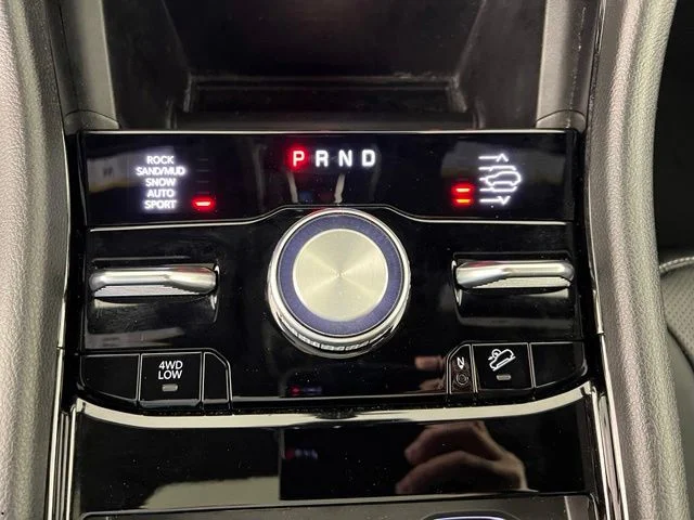 Used 2023 White Jeep Overland image 32