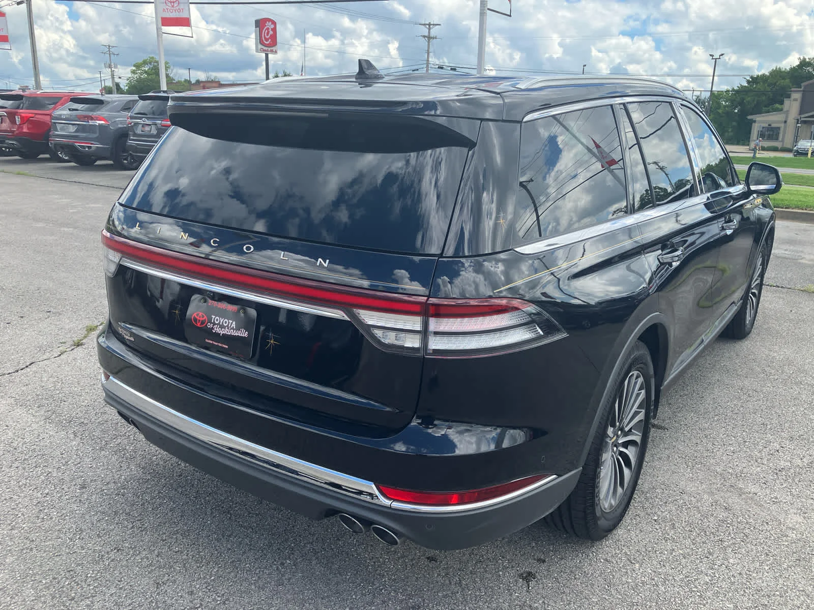 Used 2020 Infinite Black Metallic Lincoln Reserve image 7