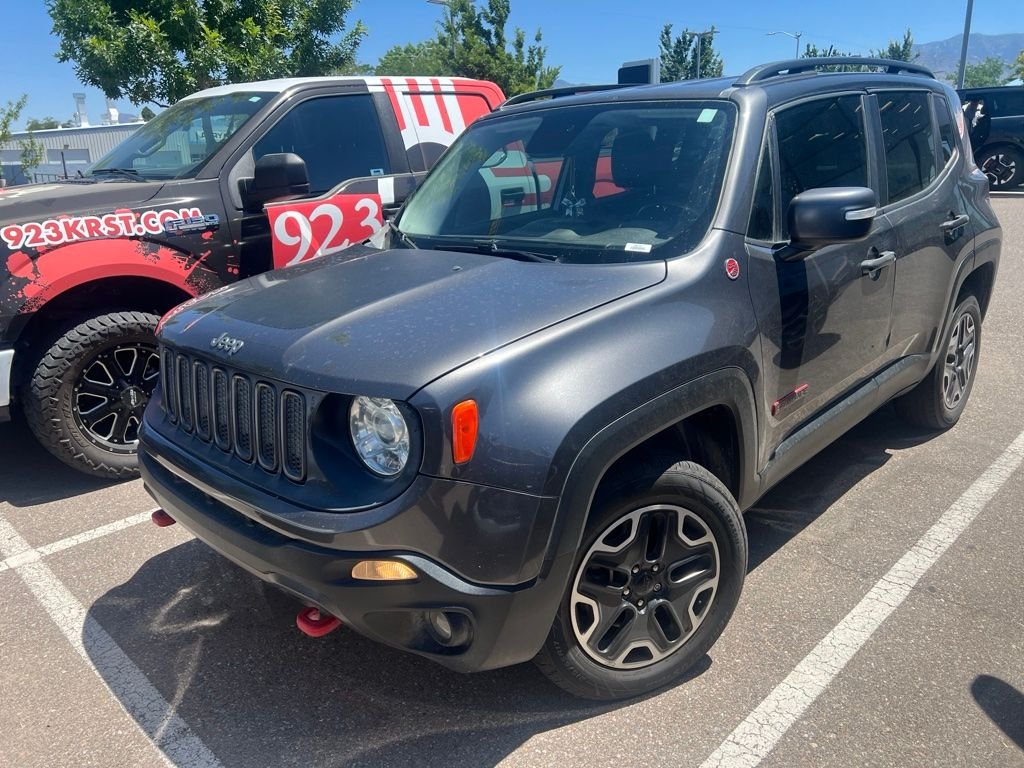 Used 2017 Gray Jeep Trailhawk image 2
