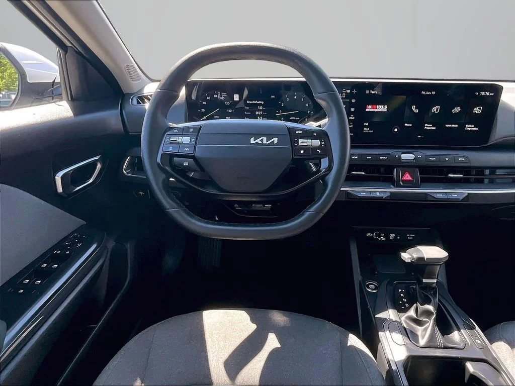 Used 2025 White Kia EX image 6