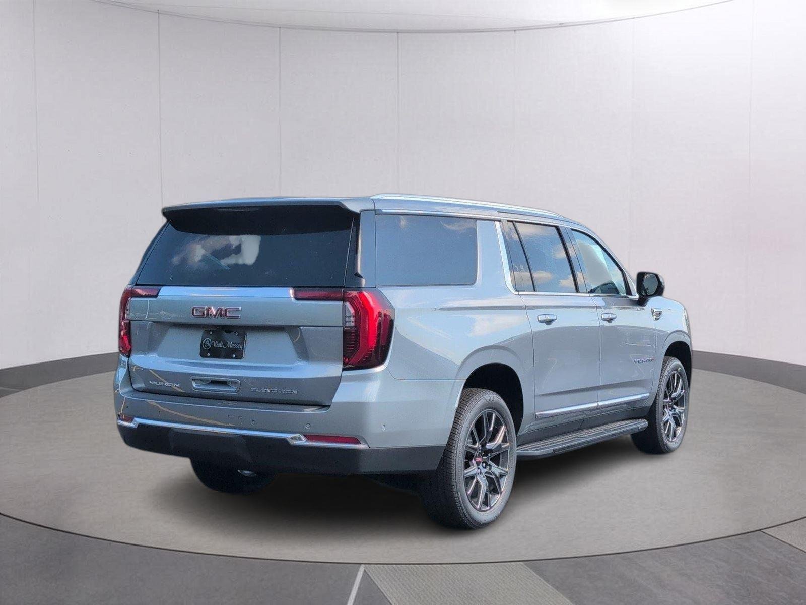 New 2026 Sterling Metallic GMC Elevation image 6