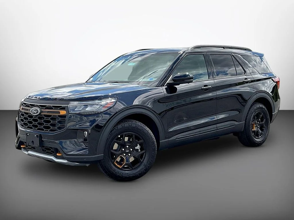New 2026 Agate Black Metallic Ford Tremor® image 2