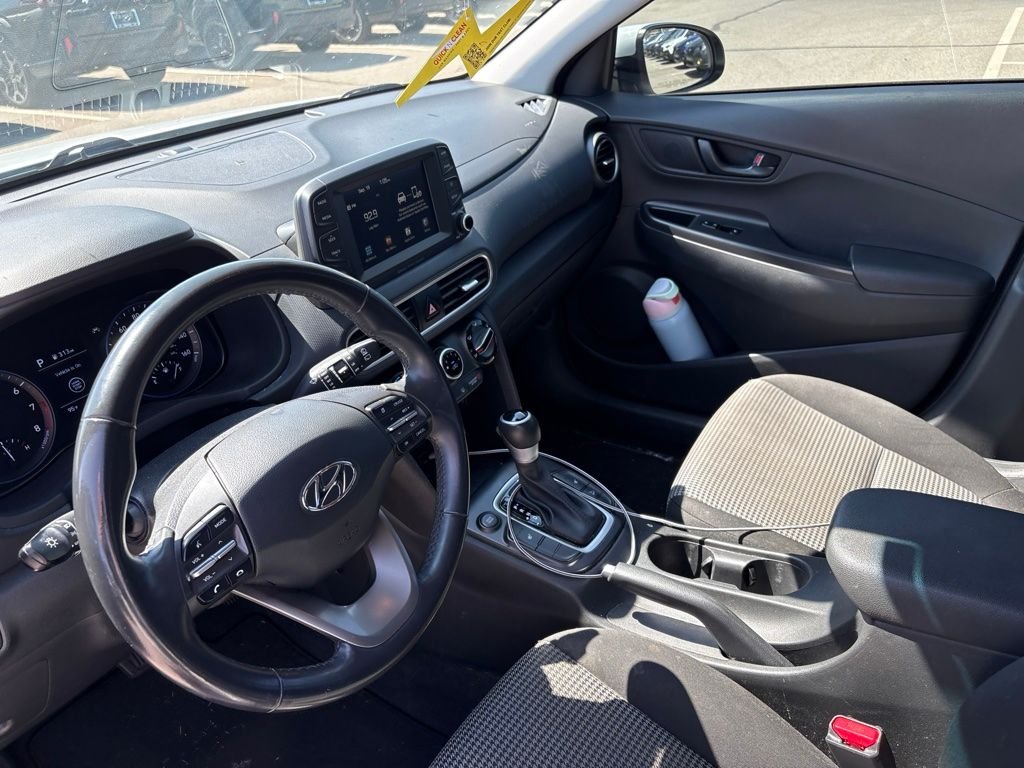 Used 2021 White Hyundai SEL image 4